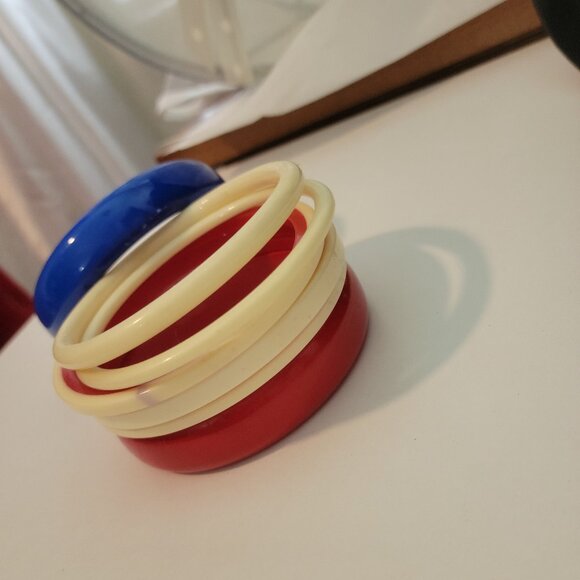 Seven Day Bangle Semanario Patriotic Bracelets Hard Plastic Back to the 1950s - Picture 4 of 10
